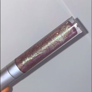Beautiful sparking lipgloss! Great for the summer